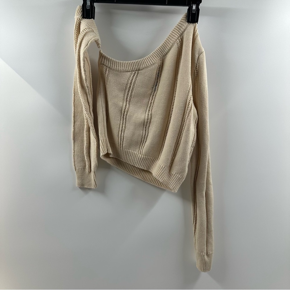 🧸 Forever 21 Beige Asymmetrical Long Sleeve Top – Size Medium